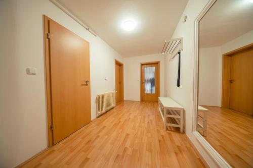 ターボル Apartmany Palackeho 4つ星 ゲストハウス プール