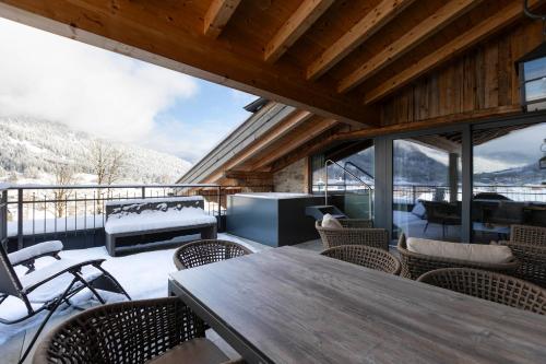 陽台/露台, Zugspitz Suites Lermoos by ALPS RESORTS in 萊爾莫斯