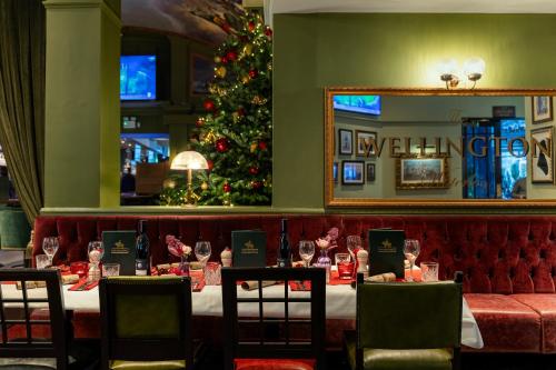 The Wellington Hotel - image 5