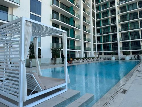 Restay Homes at Binghatti Azure - Great City Escape - Swimming Pool Access - image 13