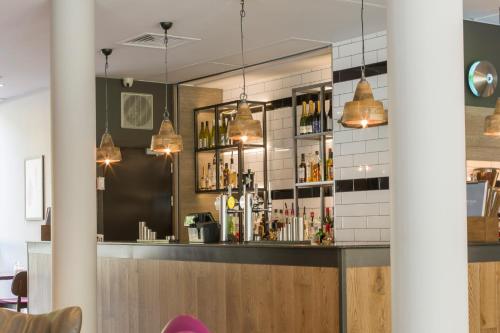 Hilton Garden Inn Bristol City Centre - image 31
