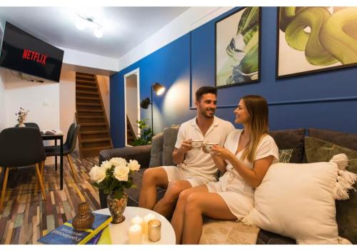 Central 2-Bedroom House with Shared Courtyard, Bucarest