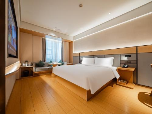 JI Hotel Chengdu East Railway Station Greenland 468 – Chengdu, IL