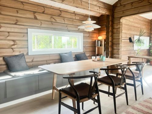 Mountain Cabin With Great Ski Terrain