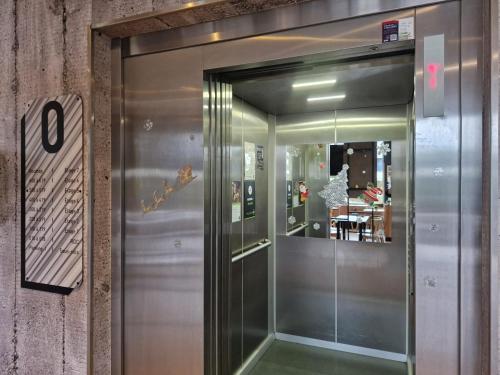 B&B Hôtel Massy Gare TGV - image 13