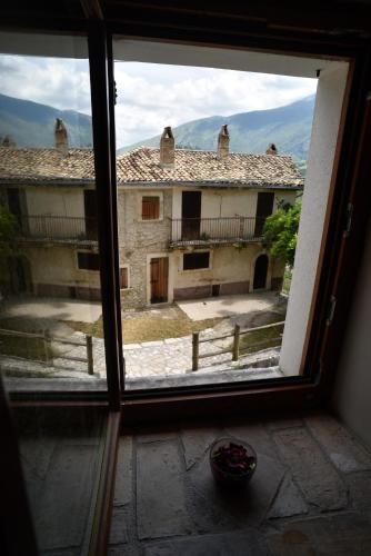Skats, Stone House in Majella Park in Sant'Eufemia a Maiella