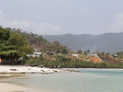 Femi Turner Beach House – khách sạn tại Toke