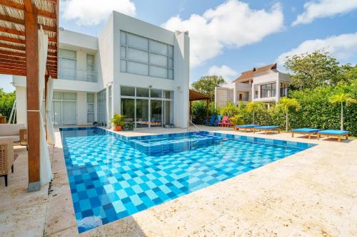 Beautiful 5BR Villa-Barú Private Pool-Beach club