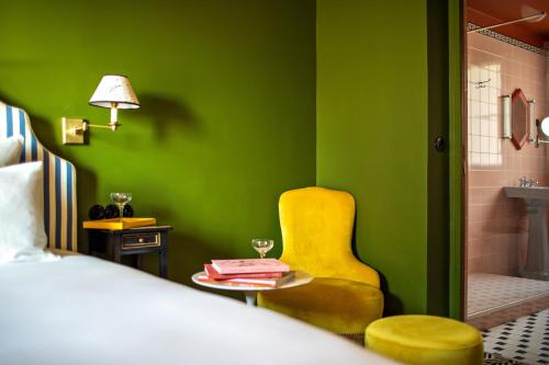 room detail thumbnail 0