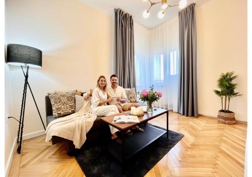 Woodie Apartment with Modern Design near Piata Unirii 1
