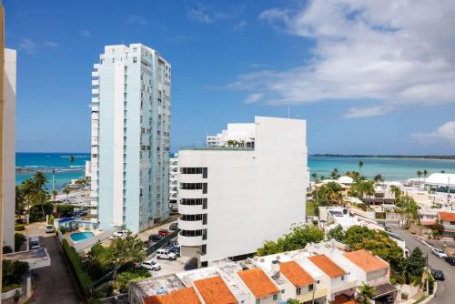 ESJ Towers Studio with Beach Access - image 7