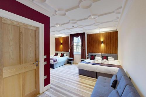 Room, family, mountain view