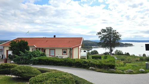 Wonderful villa with panoramic sea view SE09144 in Höviksnäs
