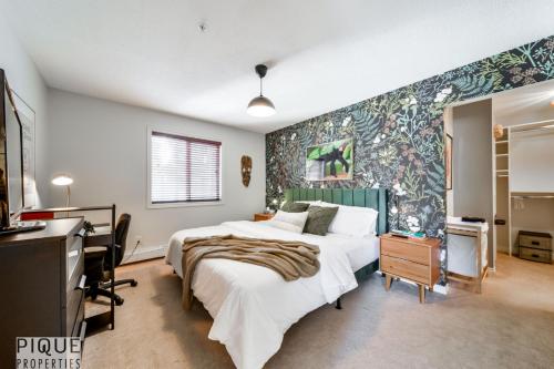 The Breakfast Club Suite - KingBed& AC - Patio - UG Park – khách sạn tại Trung tâm thành phố Edmonton