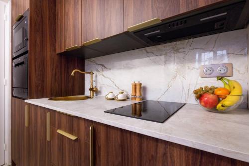 Cosy et chic appartement climatise a Montmartre - image 4