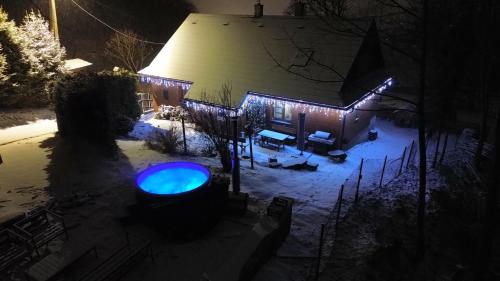 Beskydy Family Cottage, Hot Tub, Pets Welcome in Komorni Lhotka