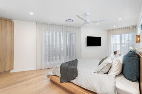 Luxury Miami Coastal - image 4