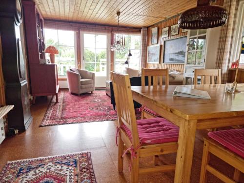 Közös társalgó / TV, Cottage with Natural Plot and Sauna on Mjörn SE09134 (Cottage with Natural Plot and Sauna on Mjorn SE09134) in Apelgarden