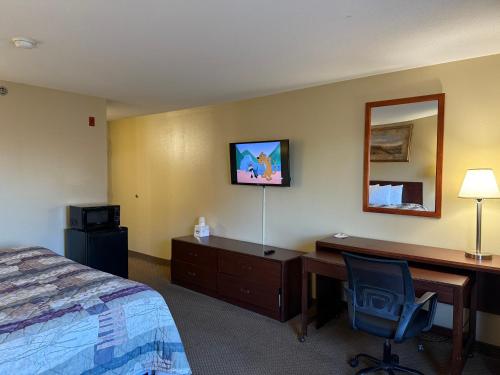 Days Inn by Wyndham St. Louis/Westport MO - image 11