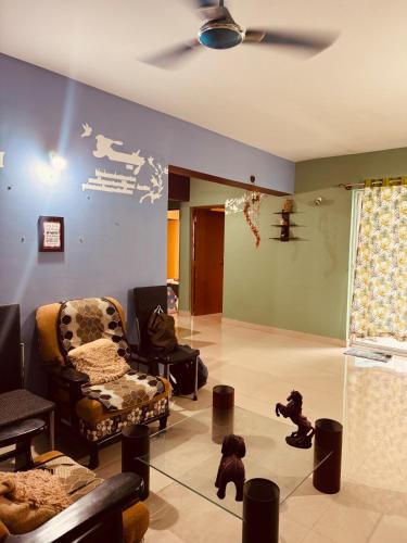 Chic comfort meets city vibes - Home awaits in serenity in Chandapura
