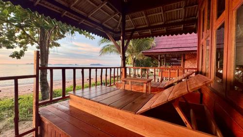 เลอ ดูกอง ลิบง รีสอร์ท (Le Dugong Libong Resort) in เกาะ ลิบง