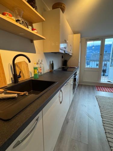 Big and modern Penthouse - 1 Min from Train Station in Vossevangen