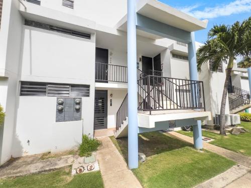 Playas Del Yunque Beach Apt With Pool In Río Grande (Playas Del Yunque Beach Apt With Pool In Rio Grande) in ريو جراندي