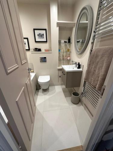 1 Bed Apartment Sleeps 2 - Near Fulham Station - image 4