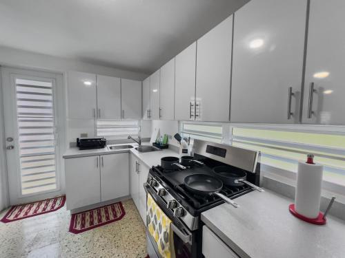 Casa Luquillo Cozy Retreat House With Pool n Tub in Lukvillo
