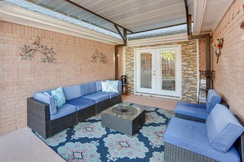 5 Mi to Cedar Hill SP & Joe Pool Lake: Family Home in Cedar Hill