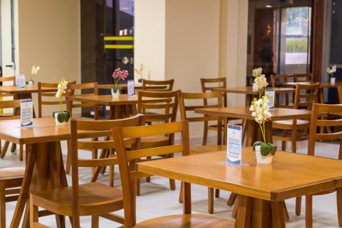 餐飲選擇, Brasília Tower Hotel by Castelo Itaipava (Brasilia Tower Hotel by Castelo Itaipava) in 紀念軸