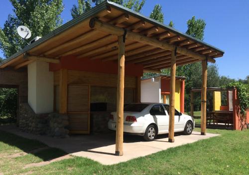 One-Bedroom Bungalow image 9