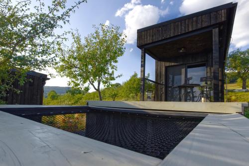 Rõdu/terrass, Ateliéry Nad Závozom (Ateliery Nad Zavozom) in Vinica