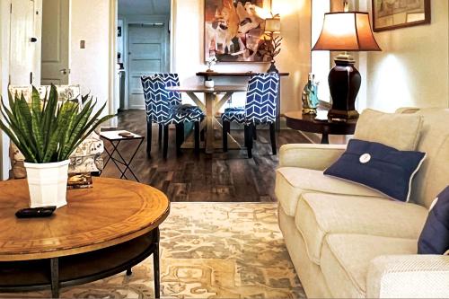 Creole Cottage - 2 Bed, 1 Bath, Pet Friendly with Fee, Walk to Downtown, Grill, Washer & Dryer in 市中心