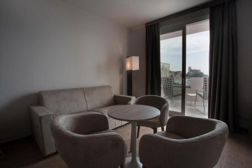 ทัศนียภาพ, Hotel Byron in เลริชิ