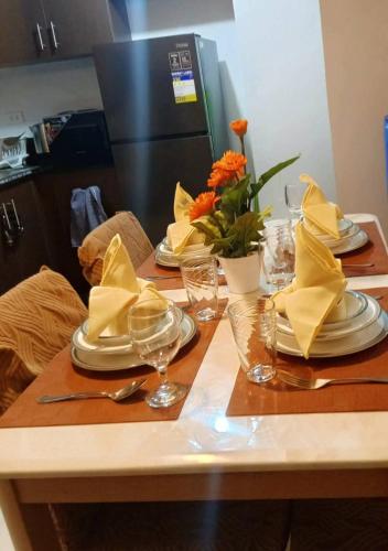 Queen V3 Manhattan Parkview Tower 1 in Santolan