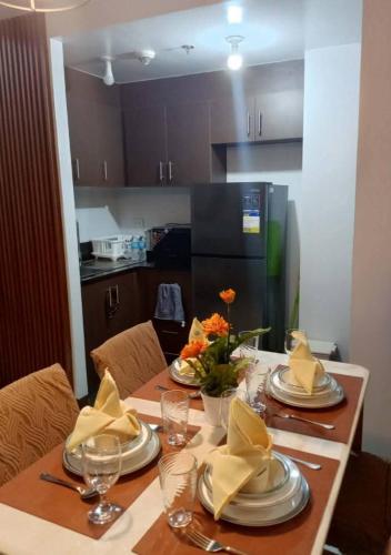 Queen V3 Manhattan Parkview Tower 1 in Santolan