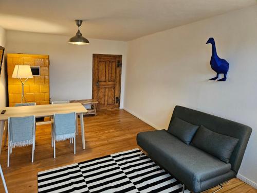 Blaue Gans in Oderberg, Deutschland