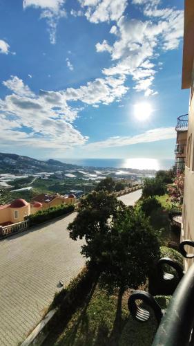 Alanya Goldcity de deniz-doğa manzaralı villa, Isıtmalı Havuz,Sauna,Fitness ,Fiber Wifi – khách sạn tại Kargicak