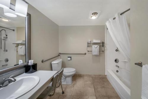 Best Western Plus Northwoods Inn - image 14