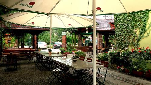 Restorāns, Gosciniec Stara Kuznia in Debska Kuznia