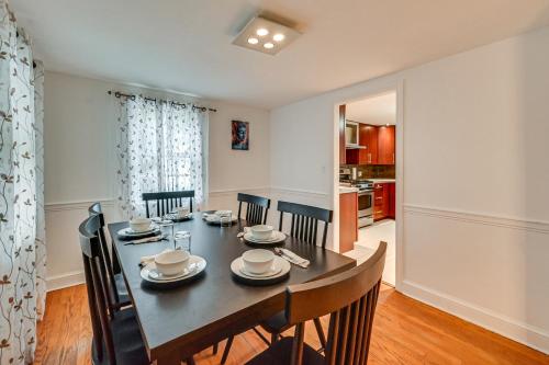 1 Mi to Connecticut River Home with Large Backyard in 格拉斯頓伯里
