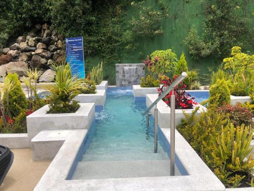 Karstais baseins, Permasalud Glamping in Urcuqui