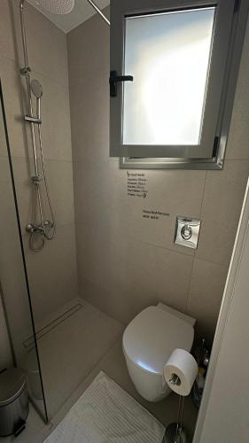 A decent stay in center Glyfada - image 9