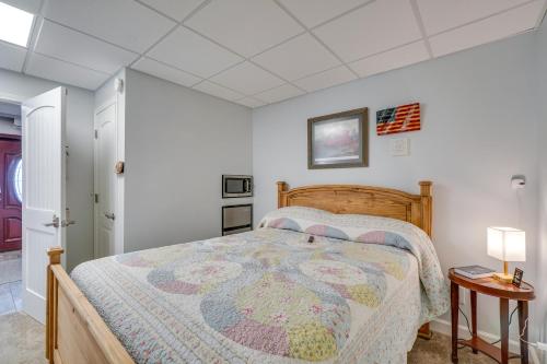 Biker-Friendly Etowah Retreat with Mountain Views! in Etowah (TN)