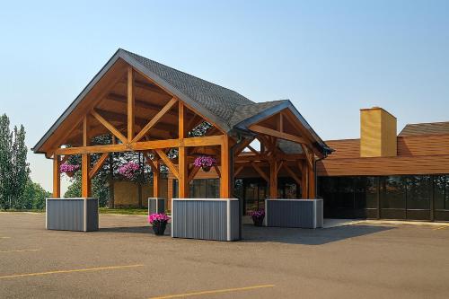 Super 8 by Wyndham Spruce Grove - Hotel