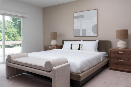 Boardwalk Hotel on Lake Anna by Kasa in Mineral, USA