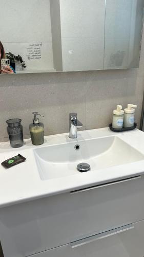 A decent stay in center Glyfada - image 11