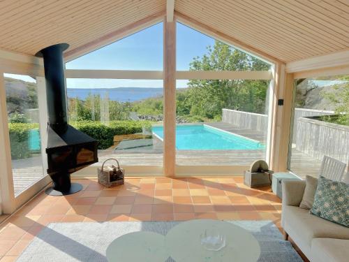 Architect-designed villa with pool, sauna and sea view in Mjörn SE09124 (Architect-designed villa with pool, sauna and sea view in Mjorn SE09124) in Apelgarden
