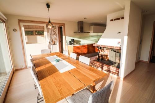 Architect-designed villa with pool, sauna and sea view in Mjörn SE09124 (Architect-designed villa with pool, sauna and sea view in Mjorn SE09124) in Apelgarden